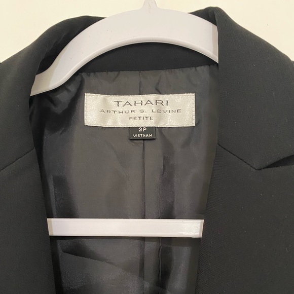 🔥🔥🔥 Tahari Petite Blazer !!! - Picture 2 of 5